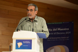 UV honra a su comunidad académica