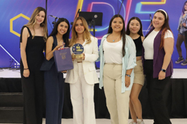 Somos el presente, somos el futuro, pero sobre todo ¡Somos Abejas UG!, Estudiantes celebran el Día DE