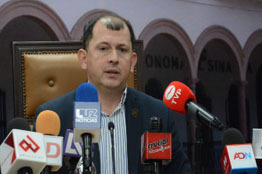 El Gobernador debería de estar inaugurando aulas, techumbres, canchas y gimnasios en la UAS; es el llamado aparejado a la resolución del conflicto, señala Robespierre Lizárraga  