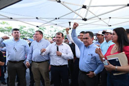 Robespierre Lizárraga llama a la comunidad Rosalina a mantenerse unida y solidaria ante la embestida del Gobierno del Estado, los jueces y el Congreso contra la Universidad