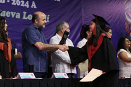 Apadrina Rector General a 365 alumnos de la Preparatoria Regional de Puerto Vallarta  