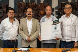 UV recibió Distintivo de Calidad Ambiental, de Profepa