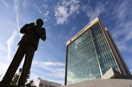 Lamenta UdeG el fallecimiento del licenciado Enrique Javier Alfaro Anguiano