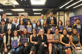 Premian excelencia en periodismo de salud