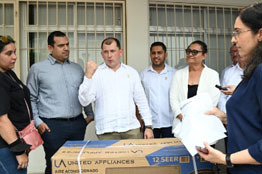 ¡Universitarios responden al Pacto Social! Docentes de la UAS en la Unidad Regional Sur entregan equipos de aire acondicionado adquiridos con recursos propios