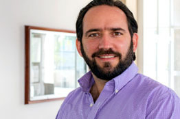 Ante brotes de COVID-19 en México, es recomendable la vacunación y no automedicarse: experto de la UASLP