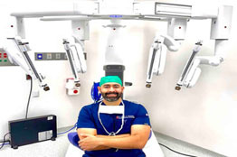 Dr. Héctor Valenzuela Alpuche, apasionado de la robótica médica 