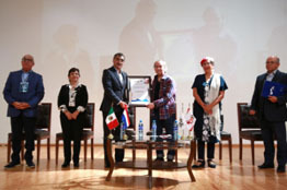 Entrega UAEH Reconocimiento Universitario de Fomento a la Lectura a Bernardo Ruíz
