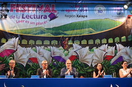 La lectura es una puerta para escapar de nuestros cautiverios: Rector