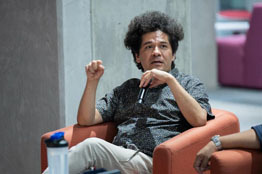 Juan Pablo Villalobos: leer y escribir para dialogar con el mundo