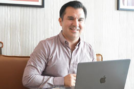 Emiliano Terán, culmina su obra literaria “Reflexiones sobre la miopía”  