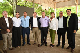 Robespierre Lizárraga inaugura el nuevo ciclo escolar