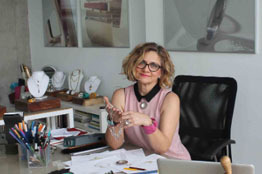 Edith Brabata, una diseñadora de joyas de altos vuelos 