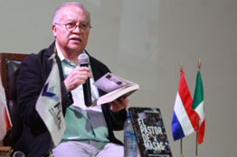 Periodista José Gil Olmos presentó su obra “El pastor de masas” en FUL 2024