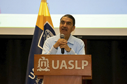 Rector de la Universidad Autónoma de San Luis Potosí alienta a los nuevos estudiantes