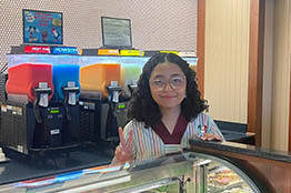 Delia Mayrén, estudiante de la Universidad Autónoma de Sinaloa, participó en el Disney Cultural Exchange Programs