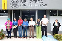 Entrega rector equipos y espacios rehabilitados, en delegación Tecomán