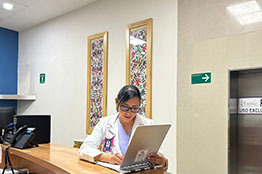 Destaca egresada la Universidad Autónoma del Estado de Hidalgo rol esencial de las y los farmacéuticos 