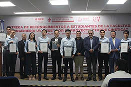 Estudiantes de la Universidad Veracruzana fueron reconocidos por Gobierno del Estado
