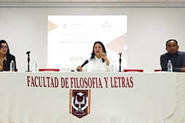 La conferencia “Autoconocimiento en futuros docentes en Lenguas”, impartida en la Autónoma de Tlaxcala