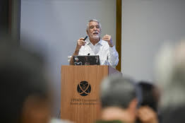 “En las ciudades se pueden construir varias formas de igualdad”: Enrique Peñalosa