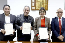 La Universidad de Guanajuato formaliza convenio con “Donadores Compulsivos” 