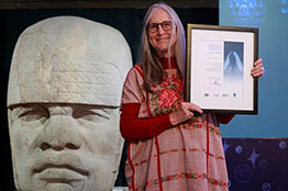 Julieta Fierro deslumbra con ciencia y emoción en el MAX