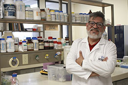 Investigación Garza busca combatir la diabetes con bebida de aguamiel