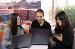 En la UAG se forma a Licenciados en Administración con visión global