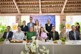 UdeG firma convenio con Dulces de la Rosa para favorecer la inserción del estudiantado al mercado laboral