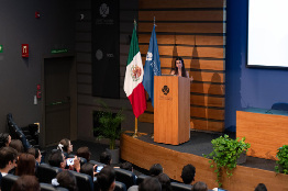 Egresada quiere detener la Enfermedad de Parkinson